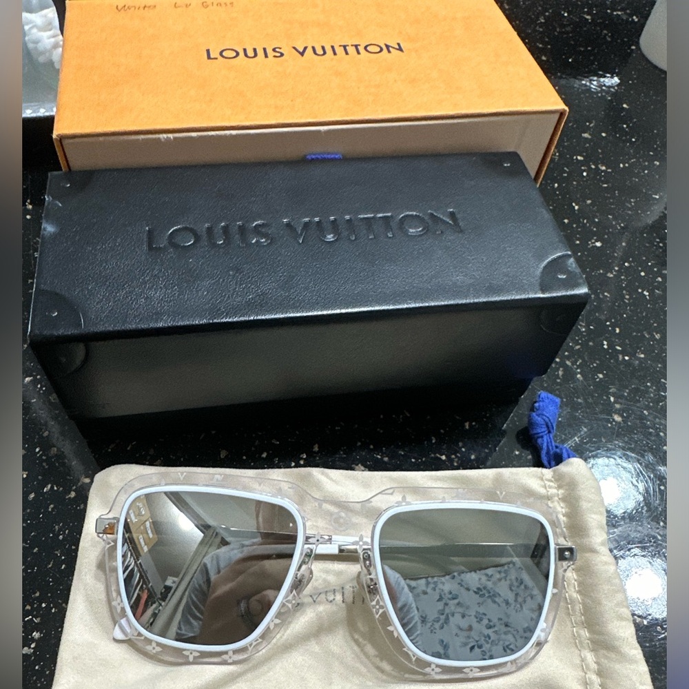 Louis Vuitton Glass Sunglasses